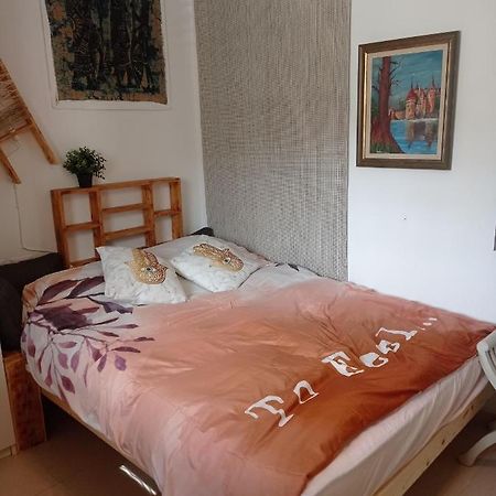 New! Great Location! Vibrant Downtown, Talpiot Market, Flea Market, Carmel Beach, Close To Everywhere Appartement Haifa Buitenkant foto