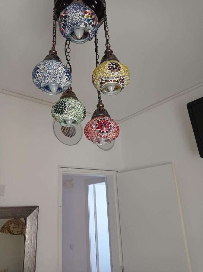 New! Great Location! Vibrant Downtown, Talpiot Market, Flea Market, Carmel Beach, Close To Everywhere Appartement Haifa Buitenkant foto